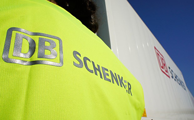 DB Schenker nimmt neues Logistikzentrum in Betrieb