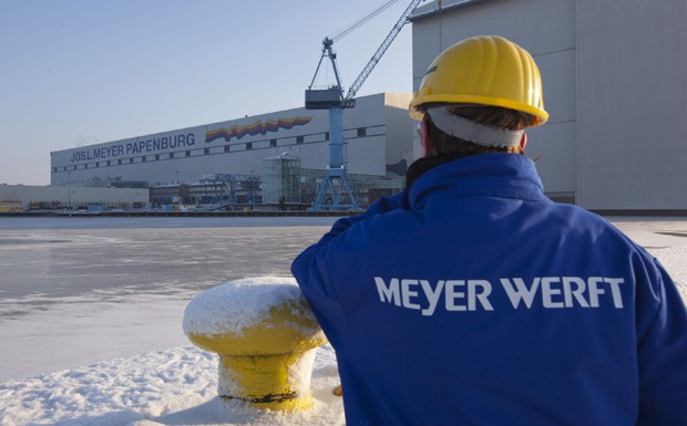 Am Rande: Meyer-Werft verschickt "Elbkähne"