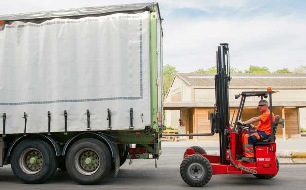 Manitou: Mitnahmestapler mit Hubmast statt Teleskoparm