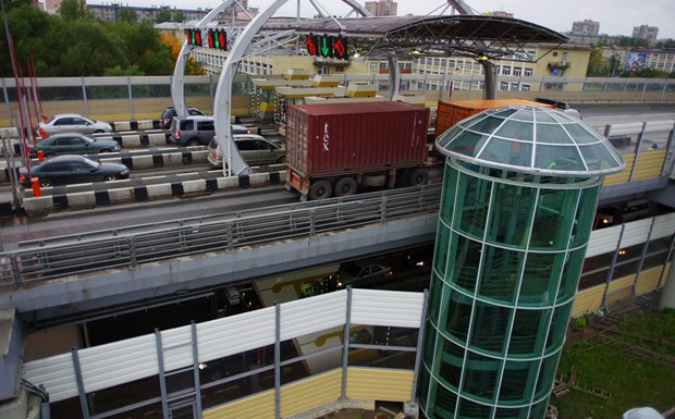 Neue Autobahn von St. Petersburg in Richtung Finnland