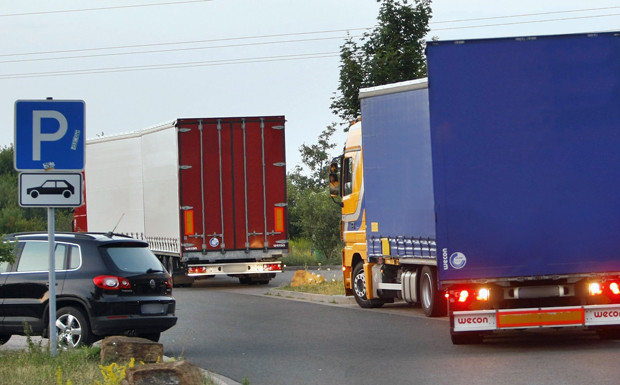 Niedersachsen will hunderte neue Lkw-Parkplätze an Autobahnen bauen