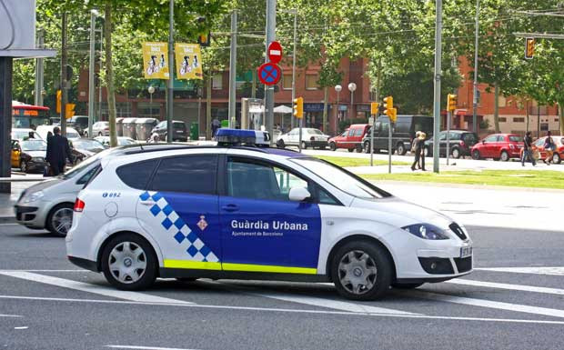 Am Rande: Polizei schießt auf Lkw in Barcelona