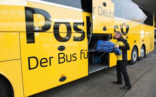 Postbus transportiert jetzt auch Pakete