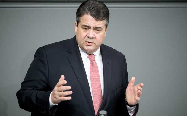 Gabriel: Brauchen Förderprogramm für mehr Elektrofahrzeuge