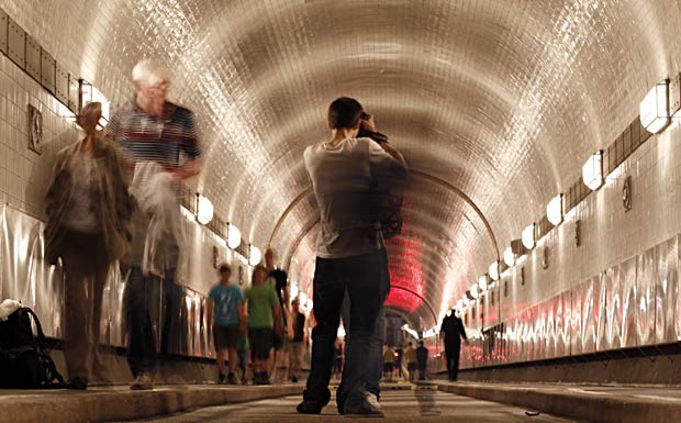 Hamburg feiert 100. Geburtstag des alten Elbtunnels