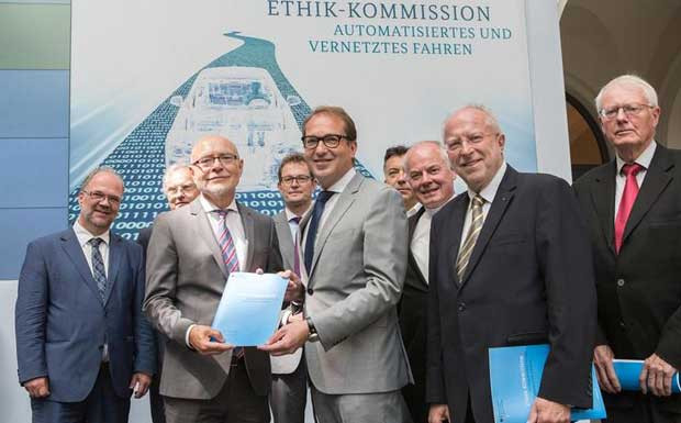 Ethik-Kommission setzt Leitlinien für automatisiertes Fahren