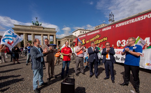 Lang-Lkw-Gegner protestieren in Berlin