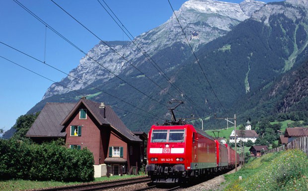 DB Schenker baut neues Logistikzentrum bei Zürich