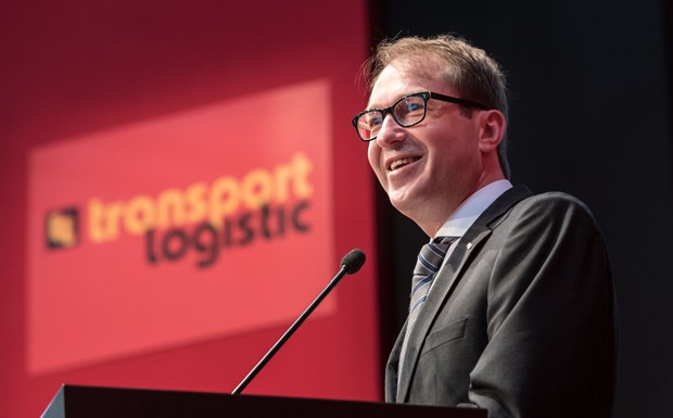 Dobrindt betont Bedeutung von Logistik und IT