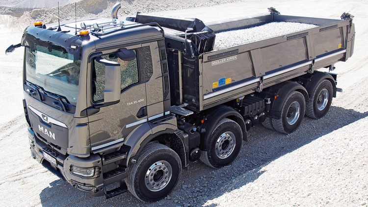 MAN TGS 8x4 Kipper: Genug Leistung für die Grube?