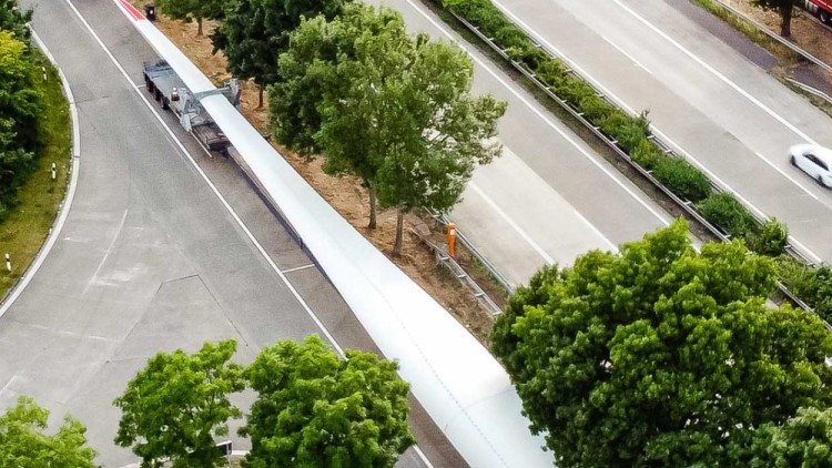 Schwertransport für Windenergie-Anlage