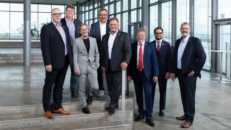 Der BSK-Aufsichtsrat: (v.l.n.r) Jörn Demmer, Thomas Gollmer, Arno Alt, Holger Dechant, Andreas Kahl, Stephan Burkhardt, Johann Evers, Marcus Pieper 