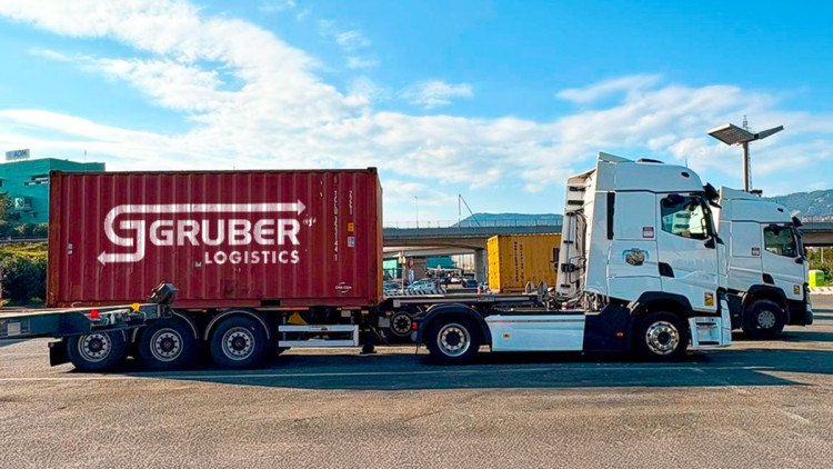 Innovative IT-Lösung trifft auf physisches Transport-Know-how: Der erste papierlos realisierte Güterverkehr in Italien wurde Mitte Oktober 2025 vom renommierten Logistikunternehmen Gruber Logistics durchgeführt