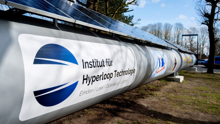 Hyperloop-Röhre zum Transport