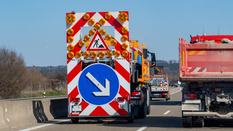 A5 Richtung Karlsruhe: Nachts nur eine Spur wegen Brückenarbeiten