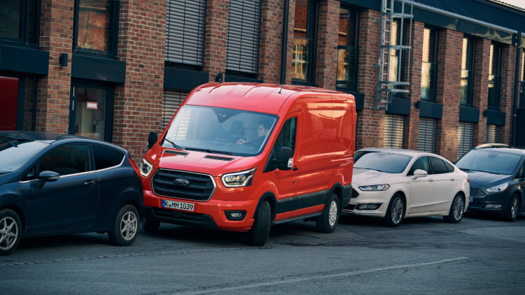 Ford bringt Parkassistenten für den Transit