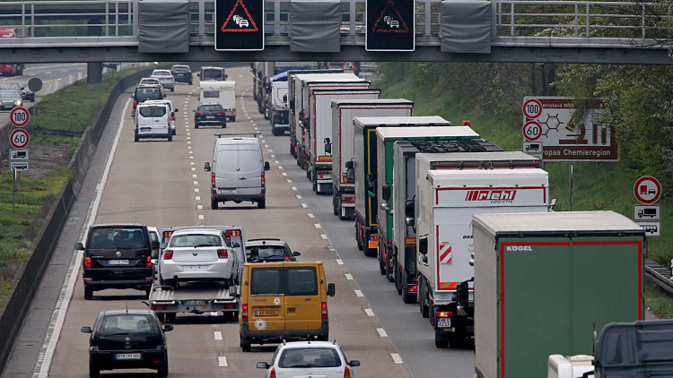 Rheinische Wirtschaft warnt vor Verkehrskollaps in NRW