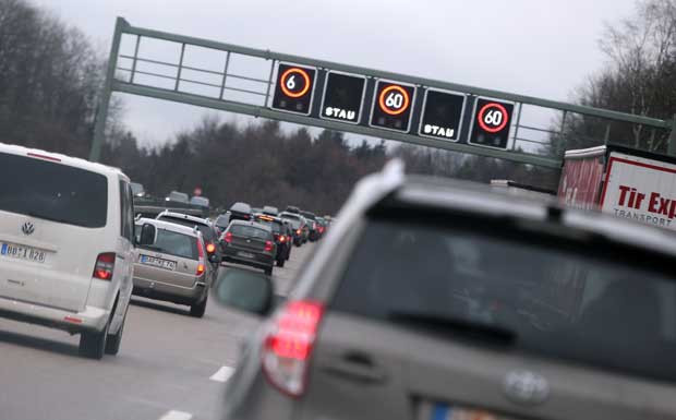 A8, Autobahn, Stau