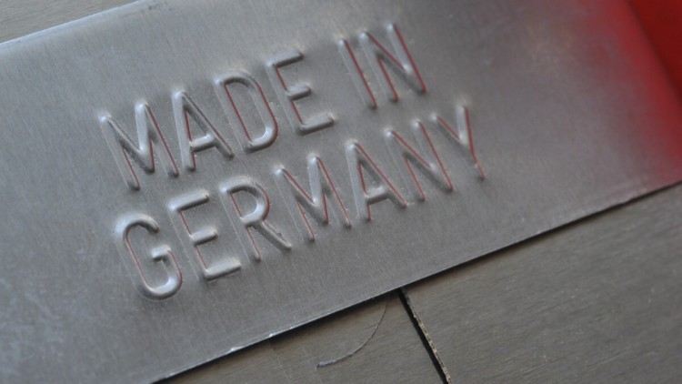 Einstanzung in Metall: Made in Germany