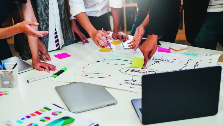 INQA-Coaching als Erfolgsfaktor: Wie Europfast die digitale Transformation vorantreibt Initiative Neue Qualität der Arbeit