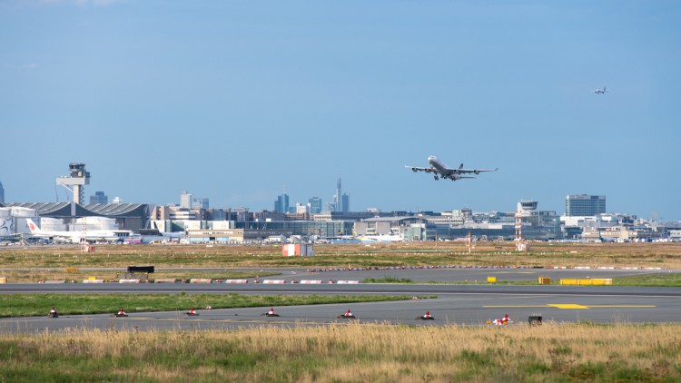 Blick auf Frankfurt Flughafen von der Besucherplattform.