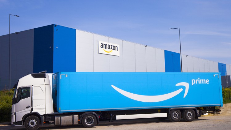 Amazon, Logistikzentrum, Lkw, Frankreich