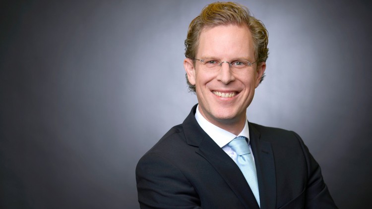 Andreas Strey Warburg HIH Invest