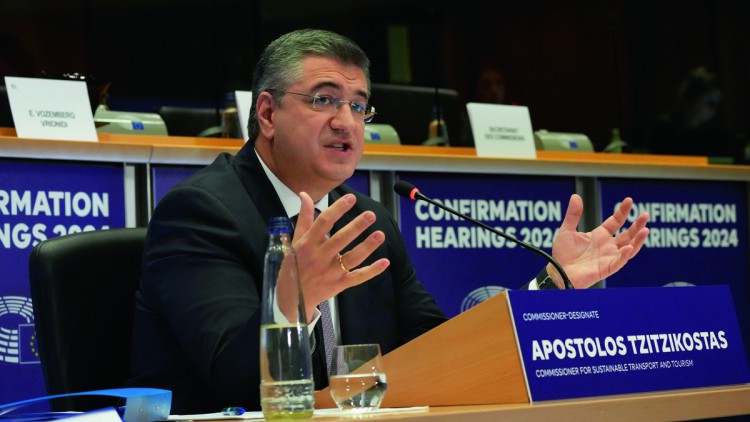  EU-Verkehrskommissar Apostolos Tzitzikostas 