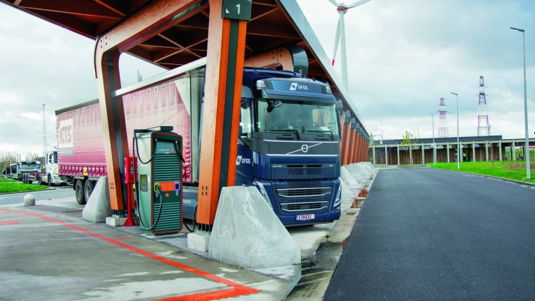 Ladepark in Antwerpen für E-Lkw