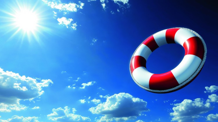 Umsatz im Sinkflug? Diese Maßnahmen helfen Speditionen aus der Krise Rettungsring vor blauem Himmel