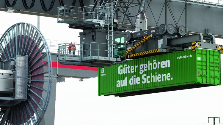 Container wird überladen