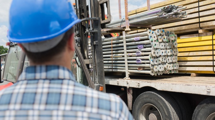 Baustoffe auf Lkw