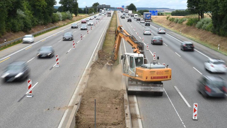 Autobahn 5, A5, Baustelle, Hessen, Bagger