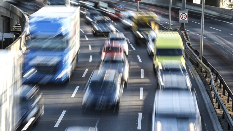 Autobahn, Verkehr