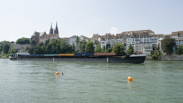 Rheintal-Sperre: Längere Güterschiffe auf dem Rhein zugelassen