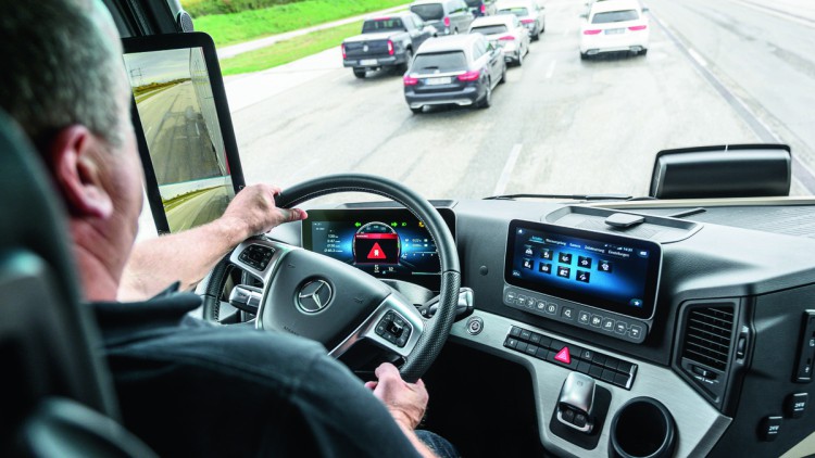 Notbremsassistent bei Lkw: Gesetzliche Pflichten und Bußgelder im Überblick Assistenten im Lkw