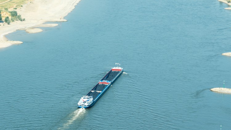 Binnenschiff, Rhein