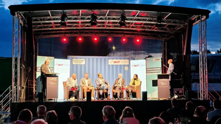 Bosch schlägt Mautanreize für Lkw-Stellplätze vor