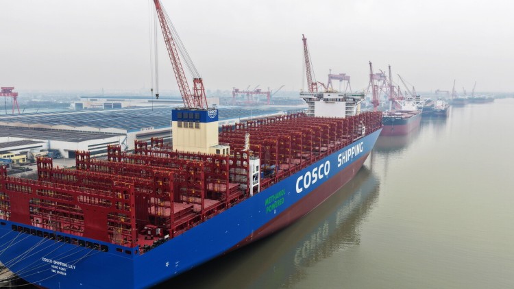 Die chinesische Reedereigruppe Cosco will 80 Prozent der Konrad Zippel Spedition übernehmen