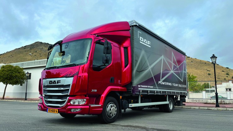 DAF XB im Test: Wie sich der kompakte 12-Tonner mit neuer Technik schlägt DAF XB 210 FA