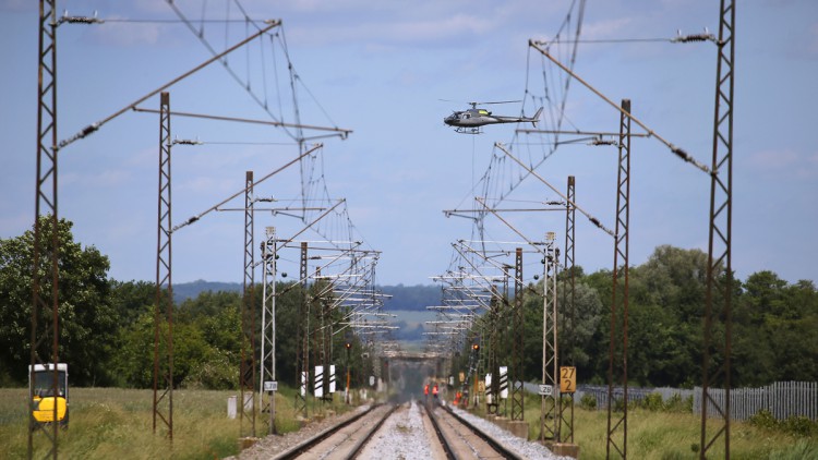 Hubschrauber, Bauarbeiten, digitales Stellwerk