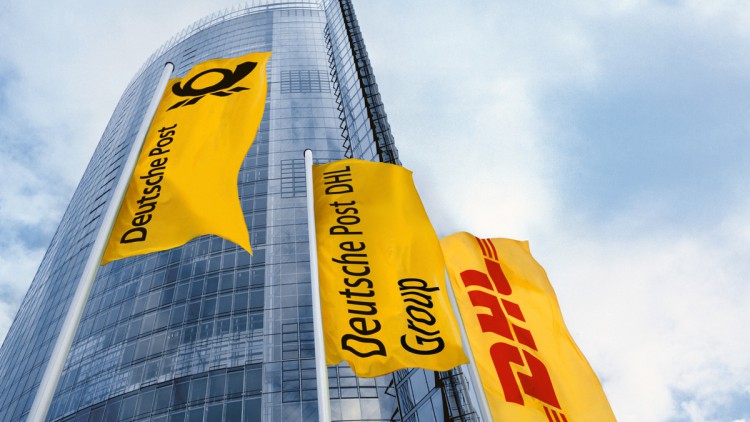 DHL Flaggen Zentrale Posttower KEP