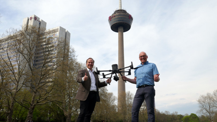 Droniq DFMG Drohne Funkturm
