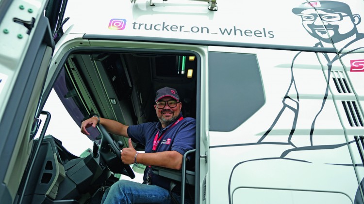 Lkw-Fahrer mit Behinderung: Trotz Querschnittslähmung zum Berufskraftfahrer Holger Schönenberg