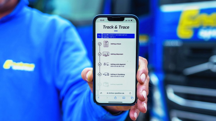 Handy mit Track & Trace Bildschirm
