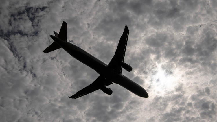 Flugzeug, Wolken