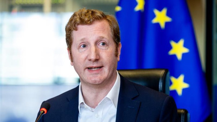 FDP-Politiker Oetjen: „Die EU-Kommission vernachlässigt den Straßengüterverkehr“ EU-Parlamentarier Jan-Christoph Oetjen