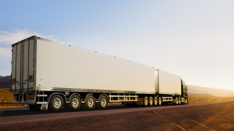 Schmitz Cargobull wächst mit Zukauf in Australien (Langer Lkw von Freighter Australien)