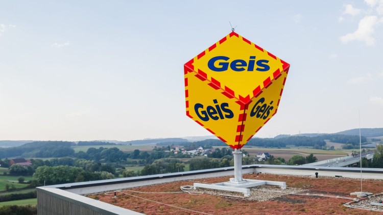 Der Geis-Würfel auf einem Dach
