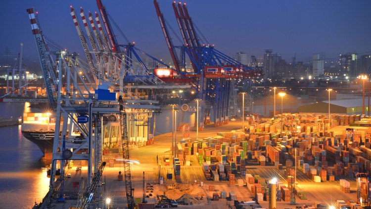 Hamburger Hafen fällt gegen Westhäfen zurück